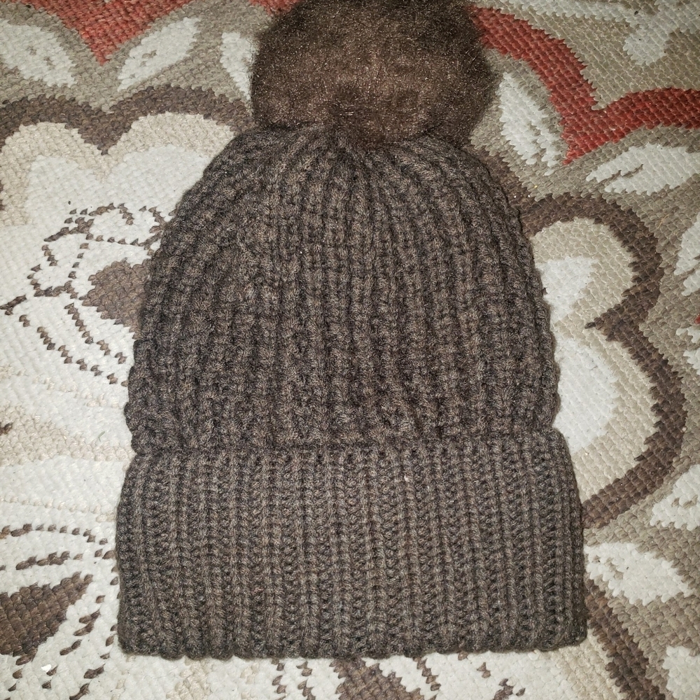 Primark Womens Knit Beanies Pack of 2 One Size Like New BUY ONE GET ONE FREE